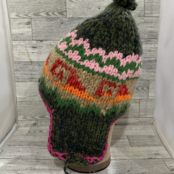 Peruvian colorful knit warm winter beanie hat - Picture 3 of 5